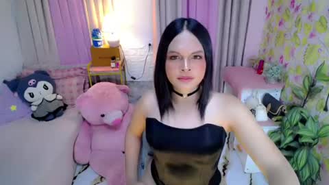 Mia online show from 07-12-26, 02:57