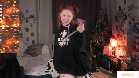 Snapshot of callmeeffy chatting on 01-05-25, 04:38 Effyblonde follow my telegram channel for more content3 online show from 01-05-25, 04:38