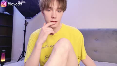 Snapshot of callmenineoneseven chatting on 02-10-26, 05:06 Nick online show from 02-10-26, 05:06