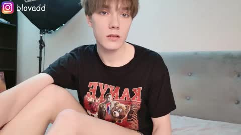 Snapshot of callmenineoneseven chatting on 02-12-26, 04:35 Nick online show from 02-12-26, 04:35