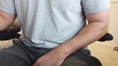 Snapshot of callmeroger33 chatting on 02-18-26, 04:36 callmeroger33 online show from 02-18-26, 04:36