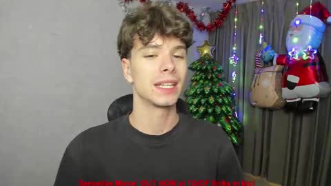 Snapshot of calvin_loves_you chatting on 12-21-25, 05:09 Hey I am Calvin online show from 12-21-25, 05:09