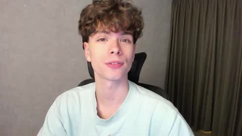 Snapshot of calvin_loves_you chatting on 02-10-26, 05:17 Hey I am Calvin online show from 02-10-26, 05:17