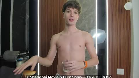 Snapshot of calvin_loves_you chatting on 07-07-26, 03:16 Hey I am Calvin online show from 07-07-26, 03:16