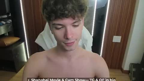 Snapshot of calvin_loves_you chatting on 07-11-26, 03:15 Hey I am Calvin online show from 07-11-26, 03:15