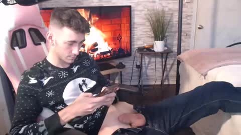 Snapshot of calvin_tanner chatting on 12-21-24, 08:32 calvin_tanner online show from 12-21-24, 08:32