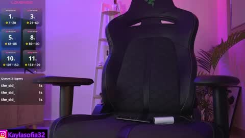 Calypso and Kayla online show from 02-19-25, 06:55