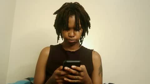 Snapshot of cam_she99 chatting on 04-30-26, 11:38 sunflower mommy online show from 04-30-26, 11:38