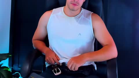 camara110 online show from 12-18-24, 03:04