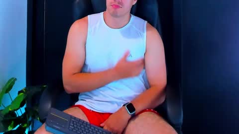 camara110 online show from 12-31-24, 04:38