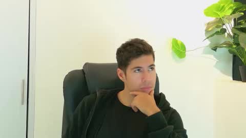 camara110 online show from 11-04-25, 11:04