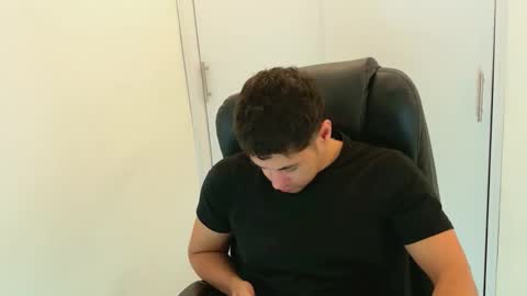 camara110 online show from 12-22-25, 02:41