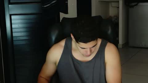 Snapshot of camara110 chatting on 06-12-26, 01:04 camara110 online show from 06-12-26, 01:04