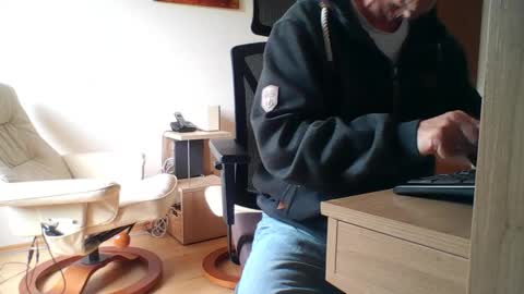 camcologne online show from 03-25-26, 09:04