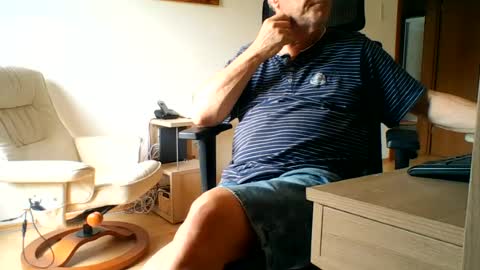 Snapshot of camcologne chatting on 06-30-26, 09:21 camcologne online show from 06-30-26, 09:21