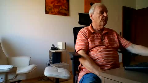 Snapshot of camcologne chatting on 07-14-26, 08:41 camcologne online show from 07-14-26, 08:41
