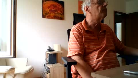 Snapshot of camcologne chatting on 07-18-26, 10:19 camcologne online show from 07-18-26, 10:19