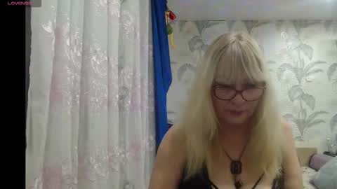 Snapshot of camdiva1 chatting on 02-03-26, 03:06 CamDiva1 online show from 02-03-26, 03:06