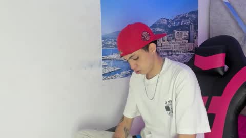 Snapshot of cameron_lux4 chatting on 11-22-25, 12:48 CAMERON online show from 11-22-25, 12:48