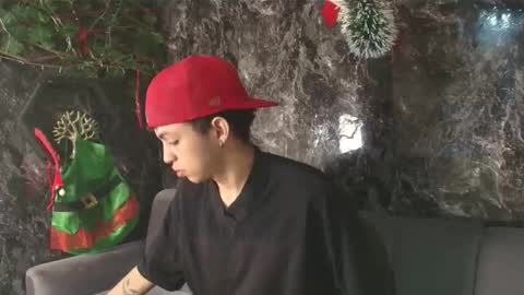 Snapshot of cameron_lux4 chatting on 12-02-25, 12:32 CAMERON online show from 12-02-25, 12:32