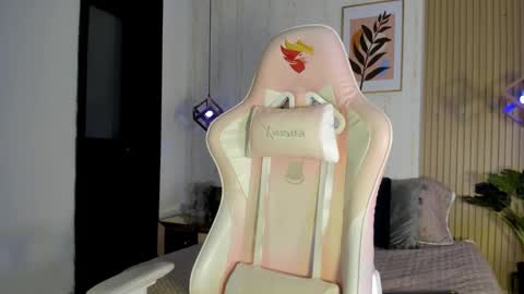 Cameron  online show from 10-17-25, 08:44