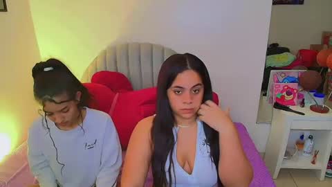 Snapshot of cami_bunnygirlx chatting on 06-20-26, 05:21 CAMI online show from 06-20-26, 05:21