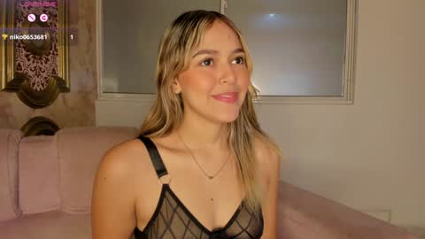 Snapshot of cami_hunter chatting on 12-12-24, 02:11 online show from 12-12-24, 02:11