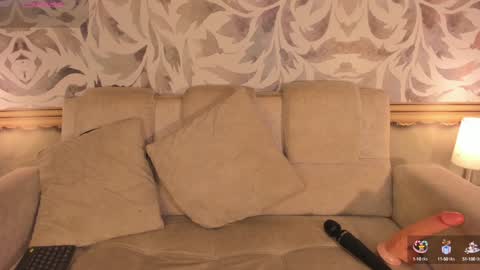 Snapshot of cami_hunter chatting on 12-20-24, 11:05 online show from 12-20-24, 11:05