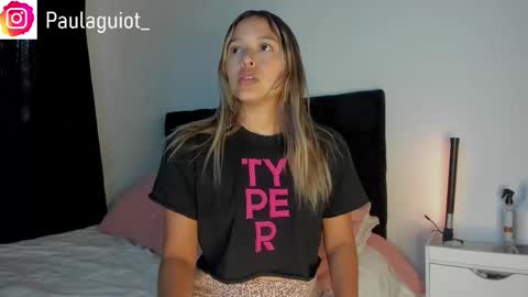 Snapshot of cami_hunter chatting on 02-15-25, 08:33 online show from 02-15-25, 08:33