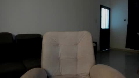 Snapshot of cami_hunter chatting on 10-07-25, 09:45 online show from 10-07-25, 09:45