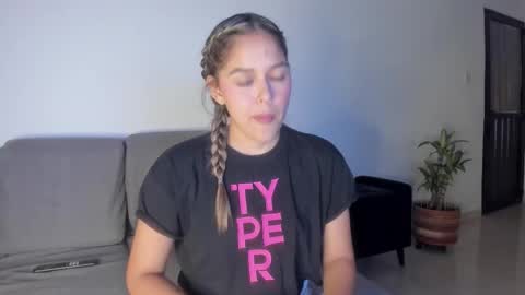 Snapshot of cami_hunter chatting on 11-08-25, 03:50 online show from 11-08-25, 03:50