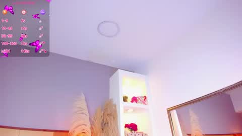 camiestrada online show from 03-10-25, 09:18