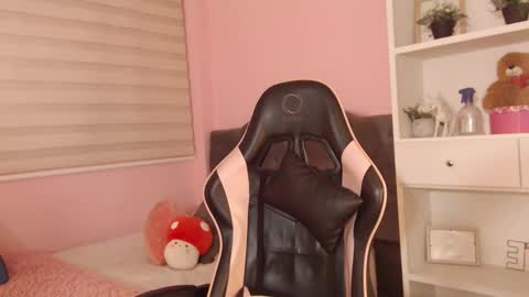 Snapshot of camiilaatorres chatting on 02-24-26, 06:17 camila online show from 02-24-26, 06:17