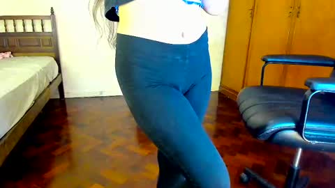 Snapshot of camila_berk chatting on 02-13-25, 07:24 Cami online show from 02-13-25, 07:24