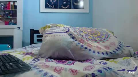 Snapshot of camila_blandexxxx chatting on 02-12-25, 09:01 Instagram camila blande1 online show from 02-12-25, 09:01