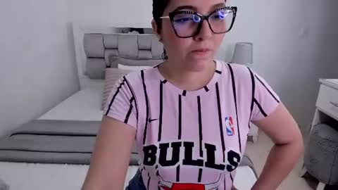 Snapshot of camila_buitrago chatting on 06-24-26, 11:37 Camila buitrago online show from 06-24-26, 11:37