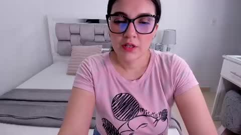 Snapshot of camila_buitrago chatting on 06-27-26, 01:43 Camila buitrago online show from 06-27-26, 01:43