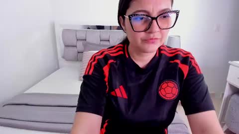 Snapshot of camila_buitrago chatting on 06-29-26, 12:17 Camila buitrago online show from 06-29-26, 12:17