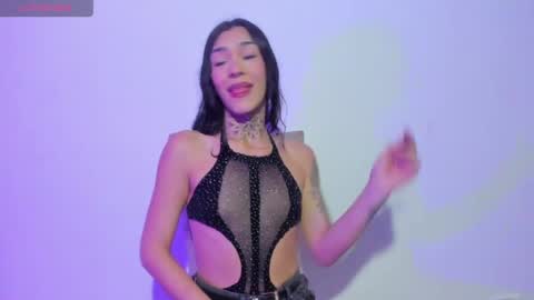 Snapshot of camila_coxx chatting on 05-05-26, 11:13 s online show from 05-05-26, 11:13