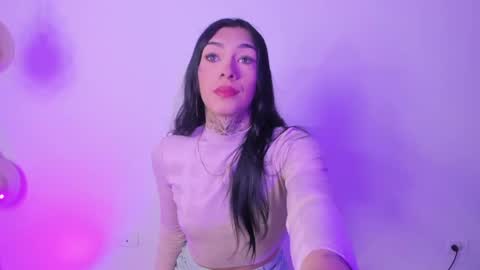 Snapshot of camila_coxx chatting on 06-01-26, 12:01 s online show from 06-01-26, 12:01