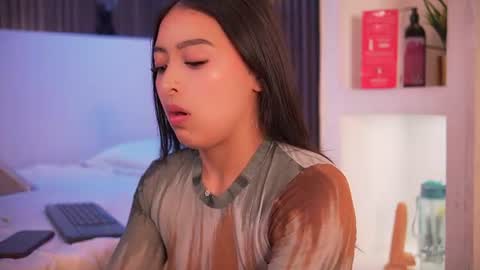 Snapshot of camila_dupont chatting on 07-18-26, 02:49 Camila online show from 07-18-26, 02:49