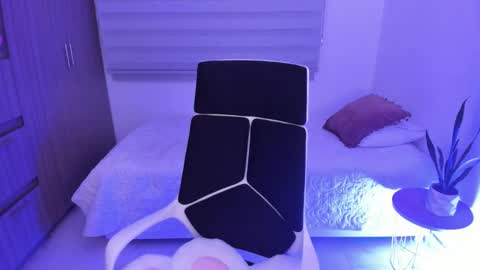  C A M I  online show from 02-18-26, 02:07