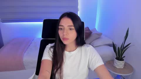 Snapshot of camila_ec2 chatting on 03-30-26, 08:32 C A M I online show from 03-30-26, 08:32