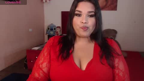 Snapshot of camila_fuenmayor chatting on 12-25-24, 05:16 online show from 12-25-24, 05:16