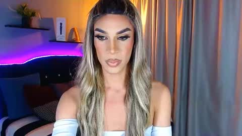 Camila online show from 01-21-25, 03:37