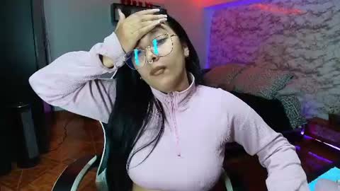 Snapshot of camila_iroose chatting on 08-05-26, 01:08 Camila Roose online show from 08-05-26, 01:08