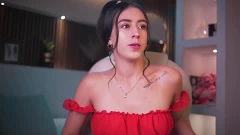 camila_martinez9 online show from 10-08-25, 11:41