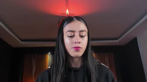 camila_martinez9 online show from 10-23-25, 11:31