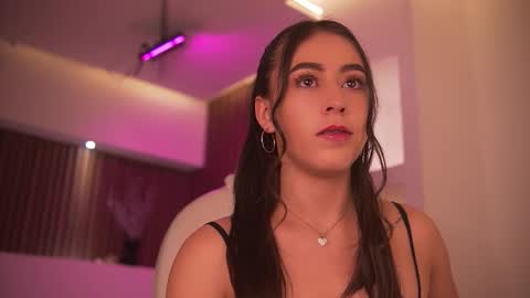 camila_martinez9 online show from 02-25-26, 11:42