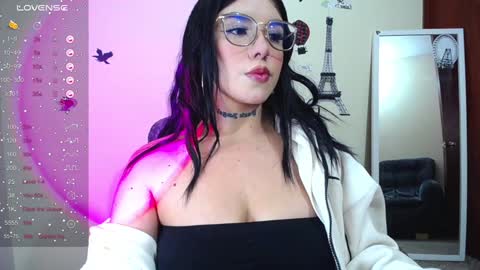 Snapshot of camila_pandora_ch chatting on 01-22-25, 03:29 Cami online show from 01-22-25, 03:29